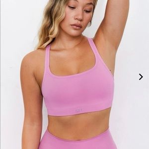 Set Active Charm SculptFlex Leggings and Box X Bra - SEEN ON HAILEY BIEBER